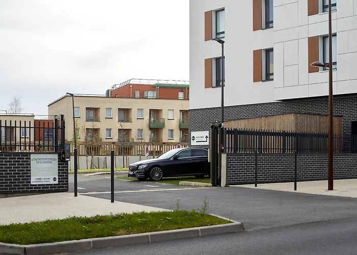 B&B Hotel Bois D\'Arcy Saint Quentin En Yvelines